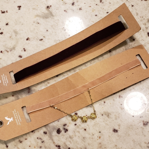NWT American Eagle Velvet Chokers - Picture 4 of 4